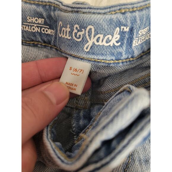 Cat & Jack Denim Cut Off Shorts Rose Embroidery Girls Size S 6/7 - Picture 3 of 5